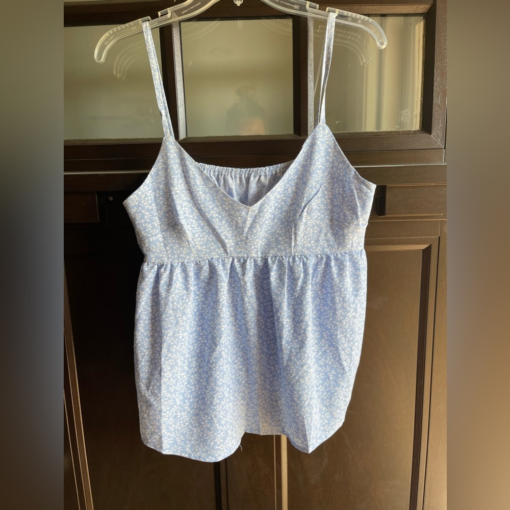 blue & white tank top